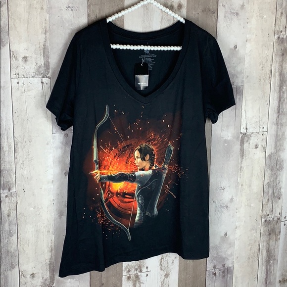 NWT Torrid Huger Games Catching Fire Tee size 1 / US size 14/16 - Picture 3 of 8